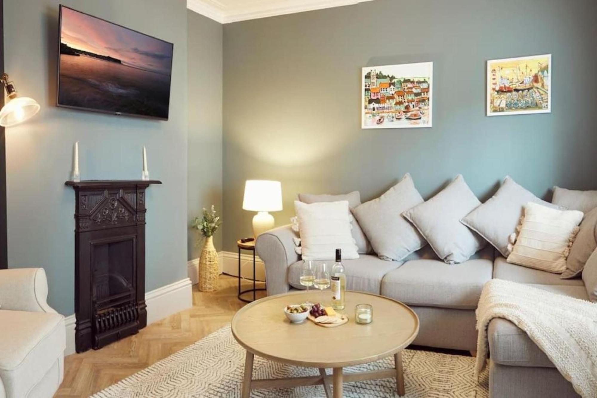 Falcon's End, Luxury House. *